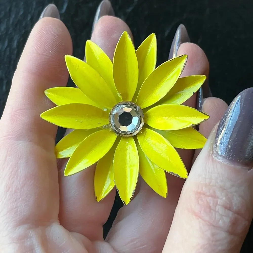Vintage Large 60s 70s Retro Yellow Enamel Daisy Flower Brooch AB Center Stone